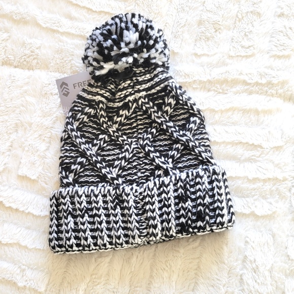 Free Country Knit Hat - Picture 2 of 4